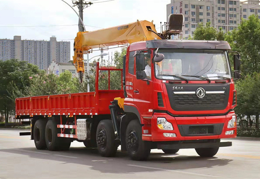 東風天龍前四後八程力16噸随車吊