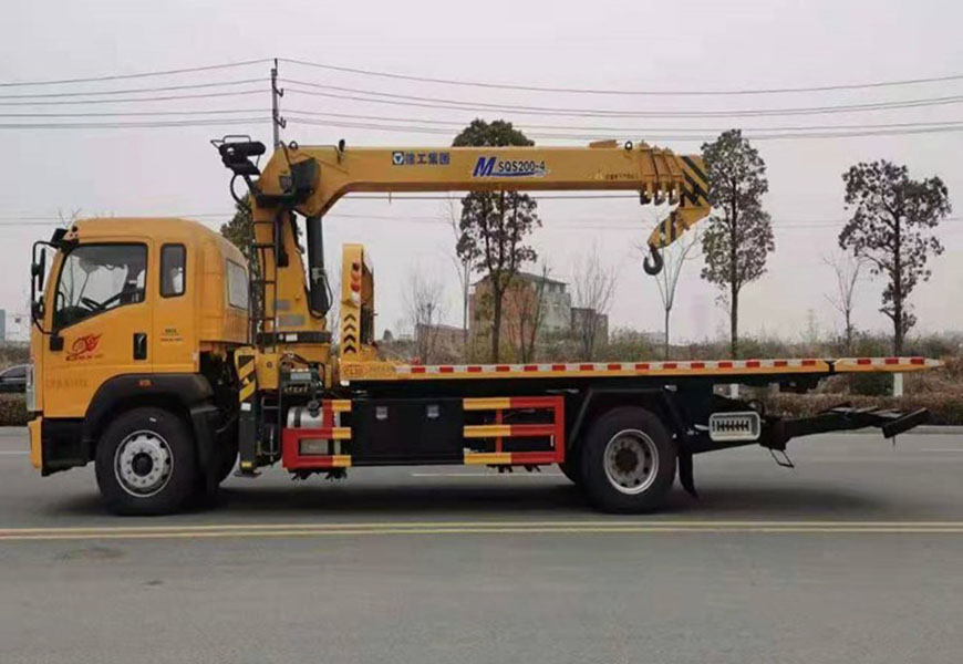 國(guó)六重汽豪沃帶吊清障車