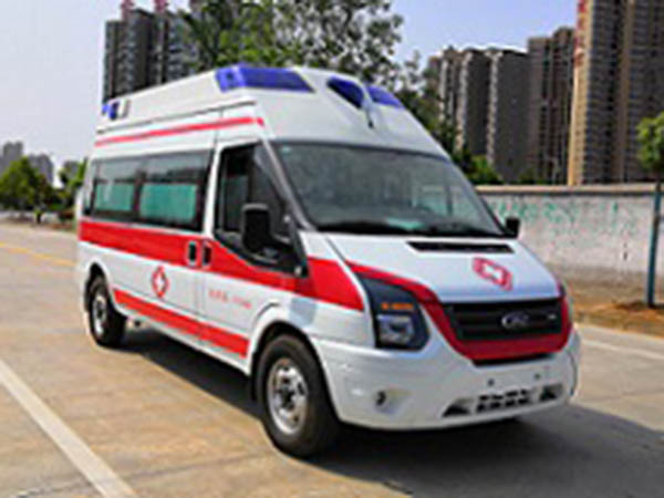 福特V348中軸中頂國(guó)六救護車