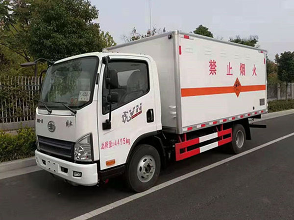 解放(fàng)虎V國(guó)六易燃氣體廂式運輸車