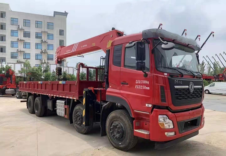 國(guó)六東風天龍前四後八随車‬‬吊